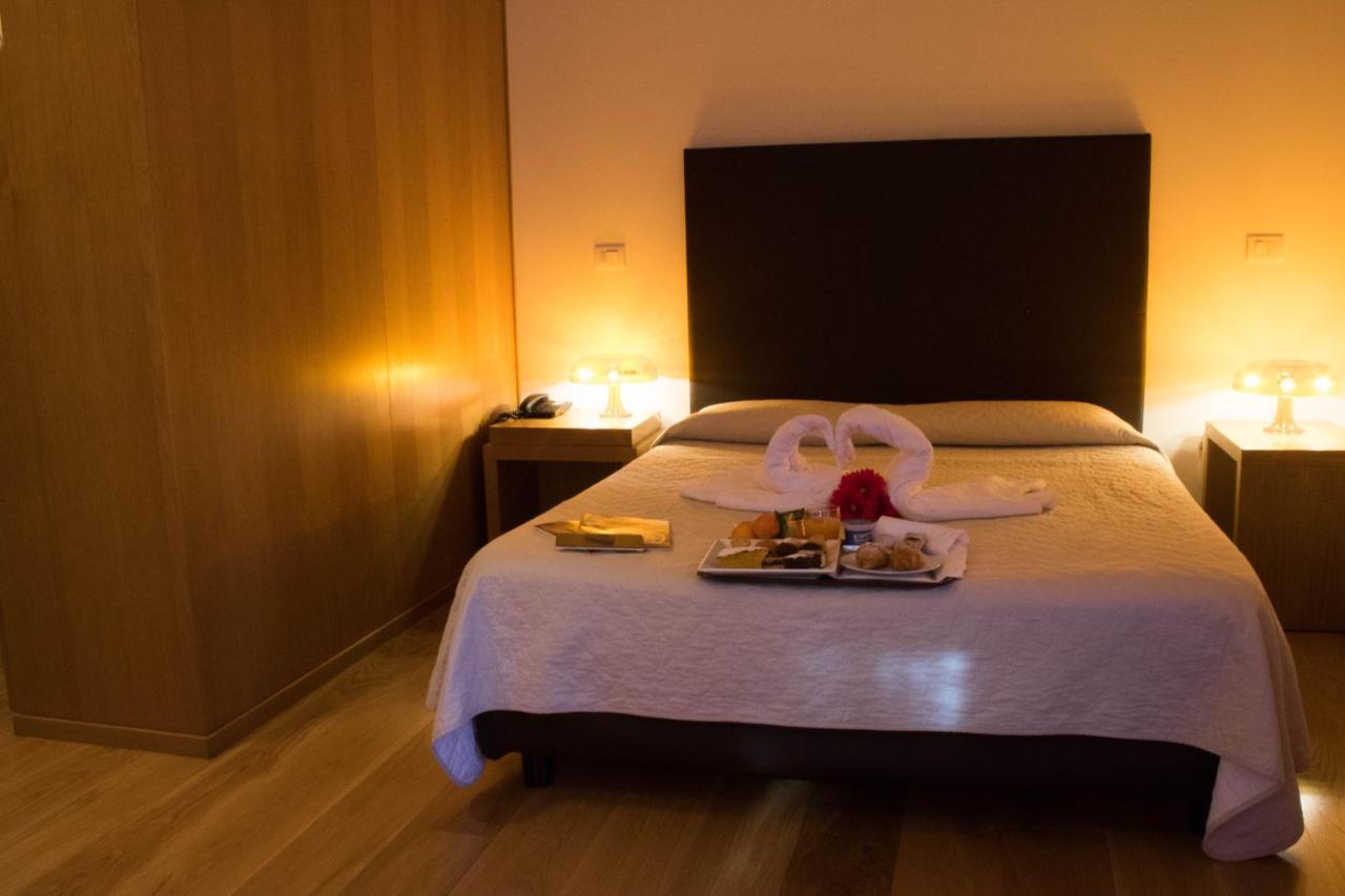 Le Querce Hotel Salsomaggiore Terme Dış mekan fotoğraf